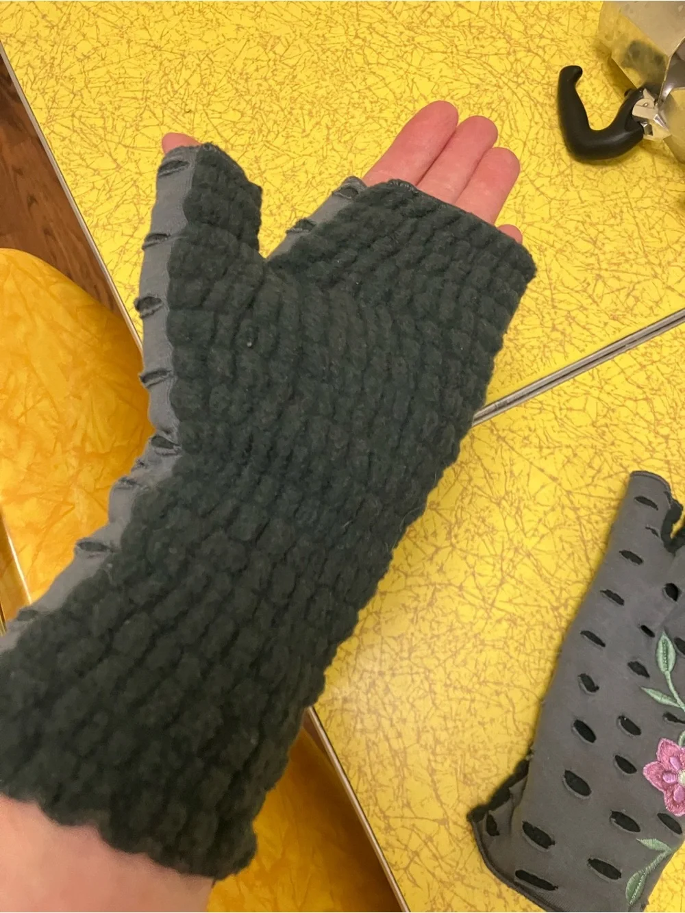 Feelgoodz Embroidered Floral Fingerless Wrist Gloves Dark Gray